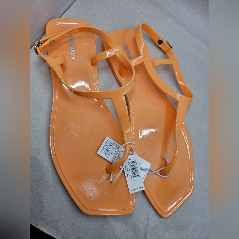 NWT. Old navy jelly sandals